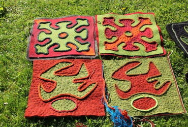 4 gefilzte Sonntagsteppiche aus Kirgisistan.